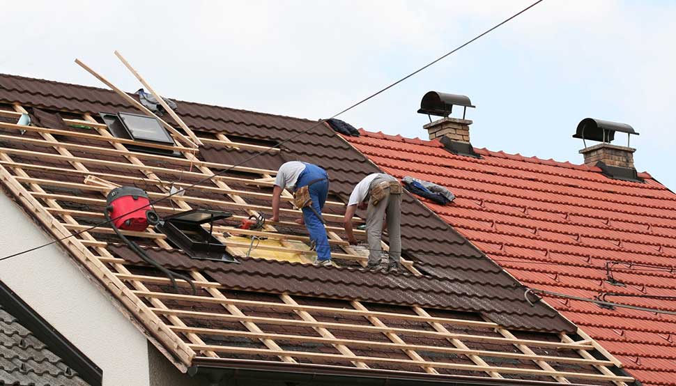 Быстрый и надежный ремонт крыши частного дома