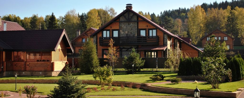 Догляд за дерев’яним будинком